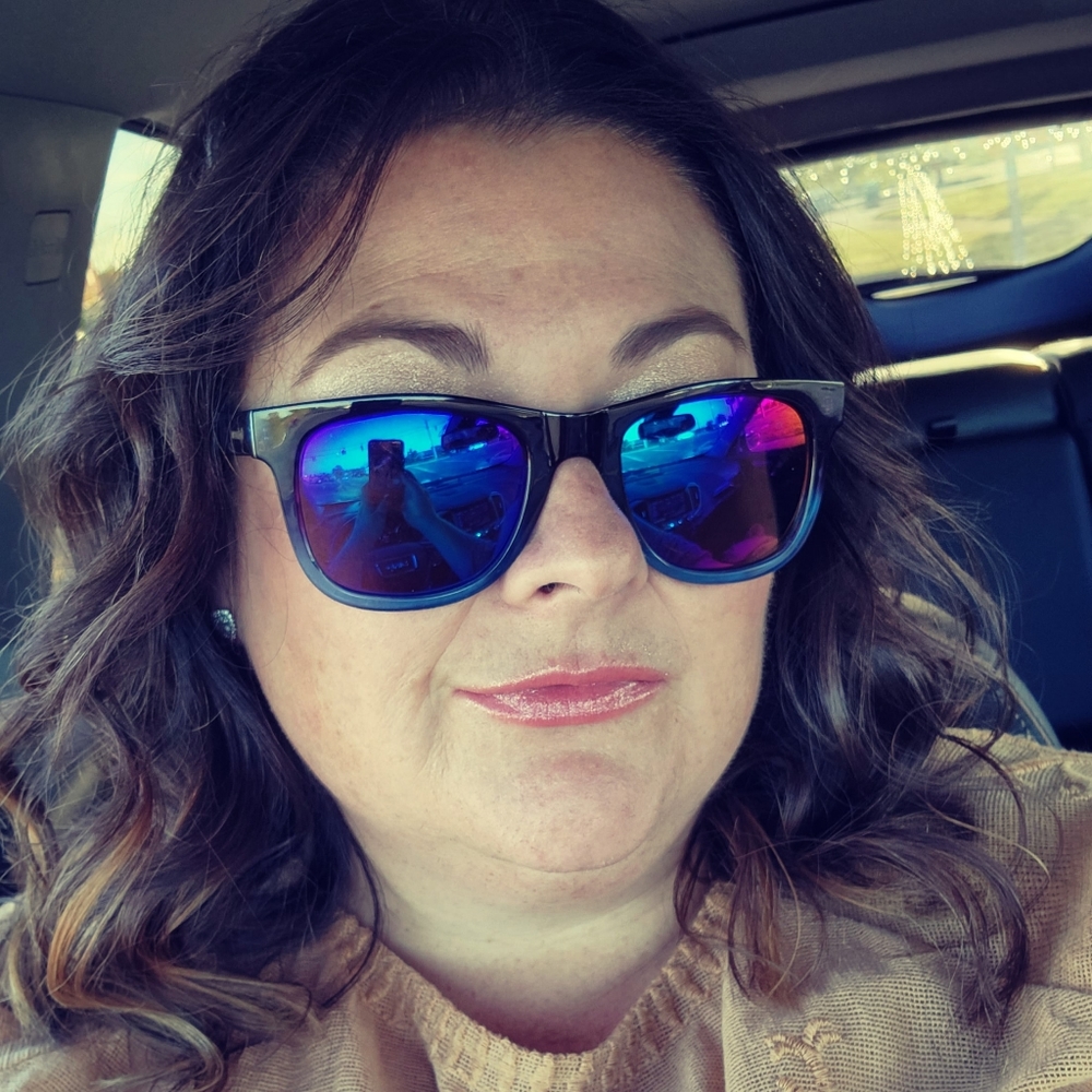 Meet your Posher, Casey